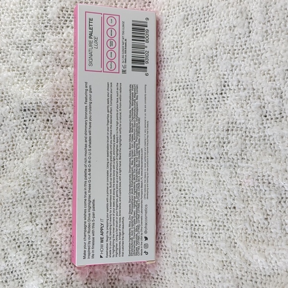 OFRA Signature Palette in Luxe, 7.5g/0.26oz - Picture 3 of 11